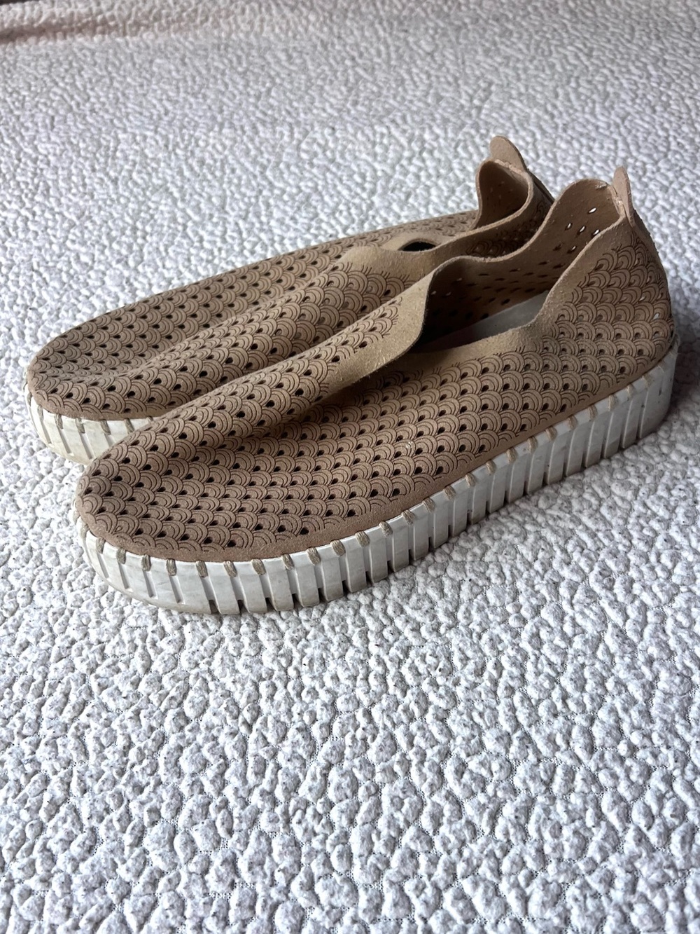 Ilse Jacobsen Platform Tulip Slip On Shoes Latte Khaki Tan Travel Cute Size 40